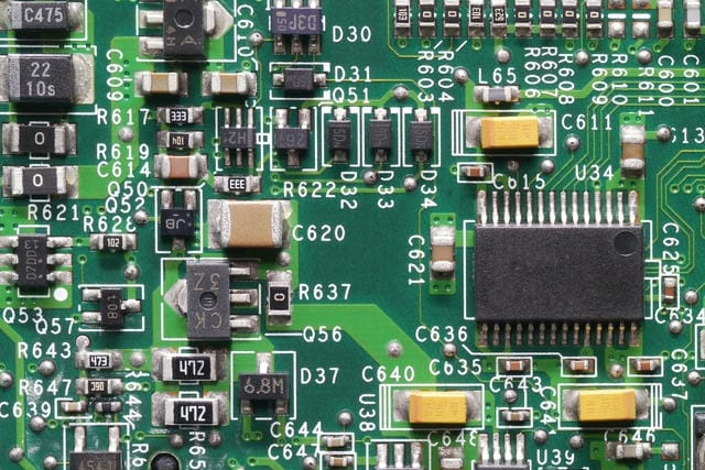 もしプリント基板がなくなったらスマホは爆発寸前未来は想像以上に危険だ